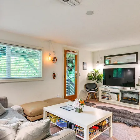 Appartement Lush Portland Flat With Fire Pit, 4 Mi To Dtwn!
